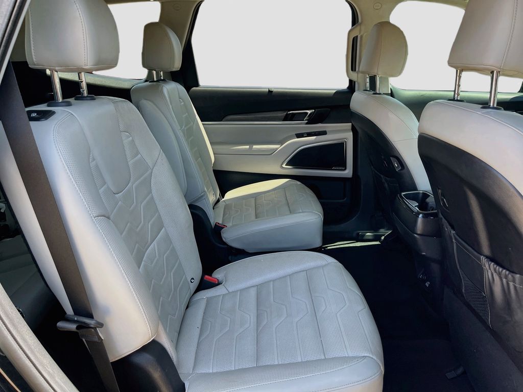 Used 2021 Black Kia SX image 31