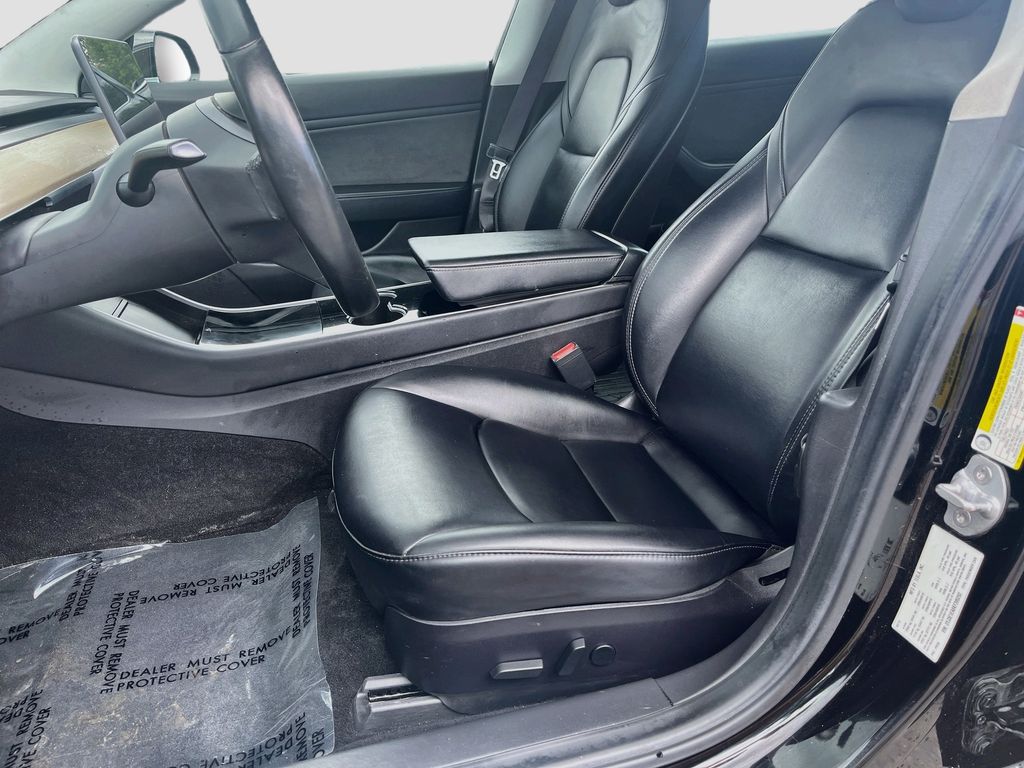 Used 2019 Black Tesla Standard Range Plus image 20
