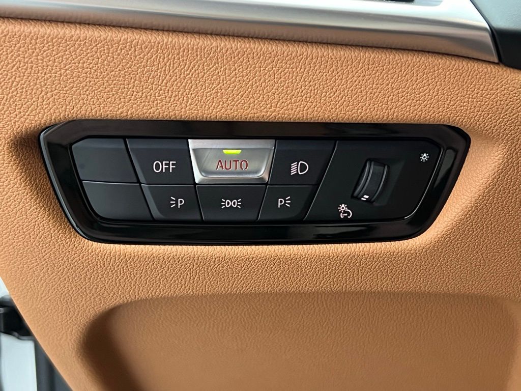 2025 BMW 3 Series M340i 21