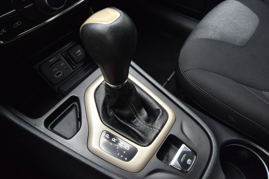 used 2014 Jeep Cherokee car, priced at $7,900