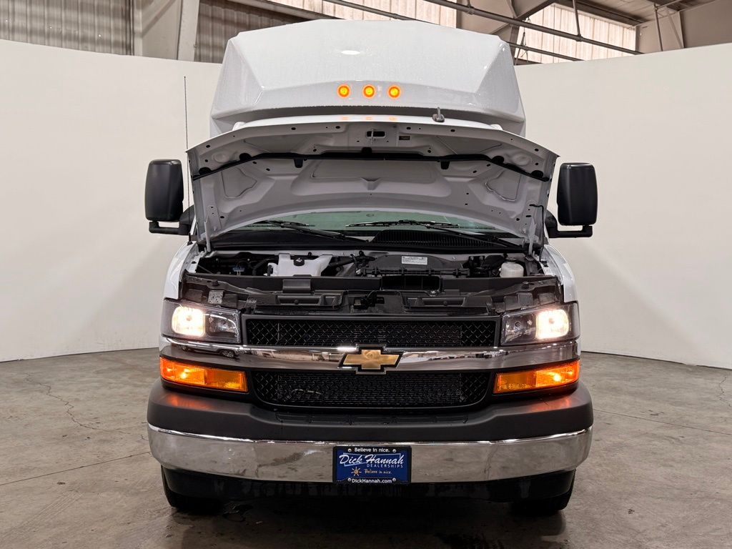 2025 Chevrolet Express 3500 Work Van