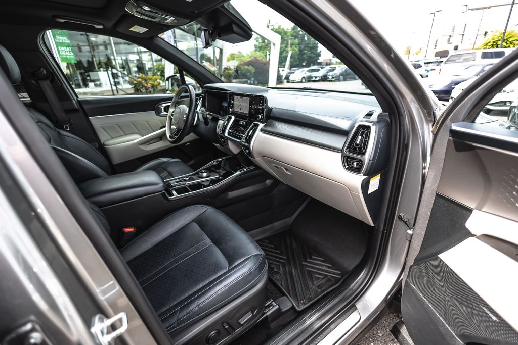 2023 Kia Sorento Plug In Hybrid SX Prestige thumbnail 26