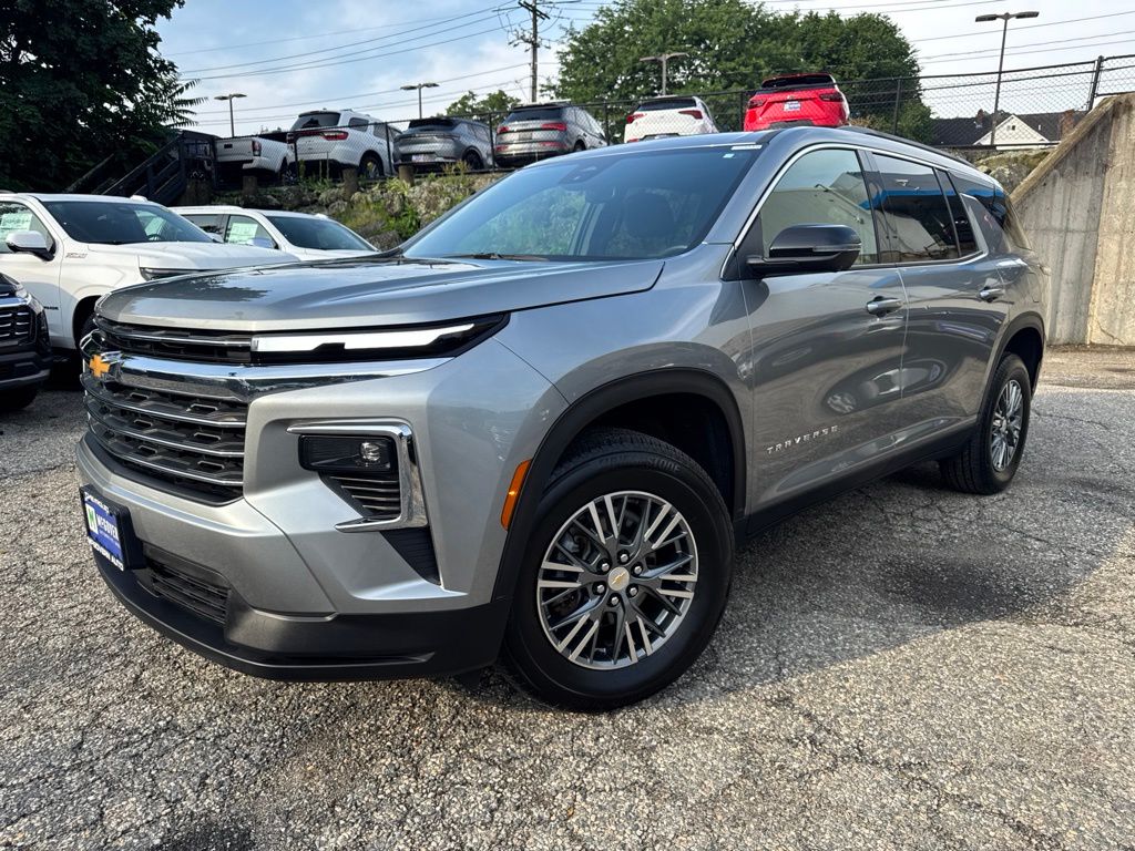 Sterling Gray Metallic 2024 Chevrolet Traverse SUV / Crossover Front-Wheel Drive 8-Speed Automatic