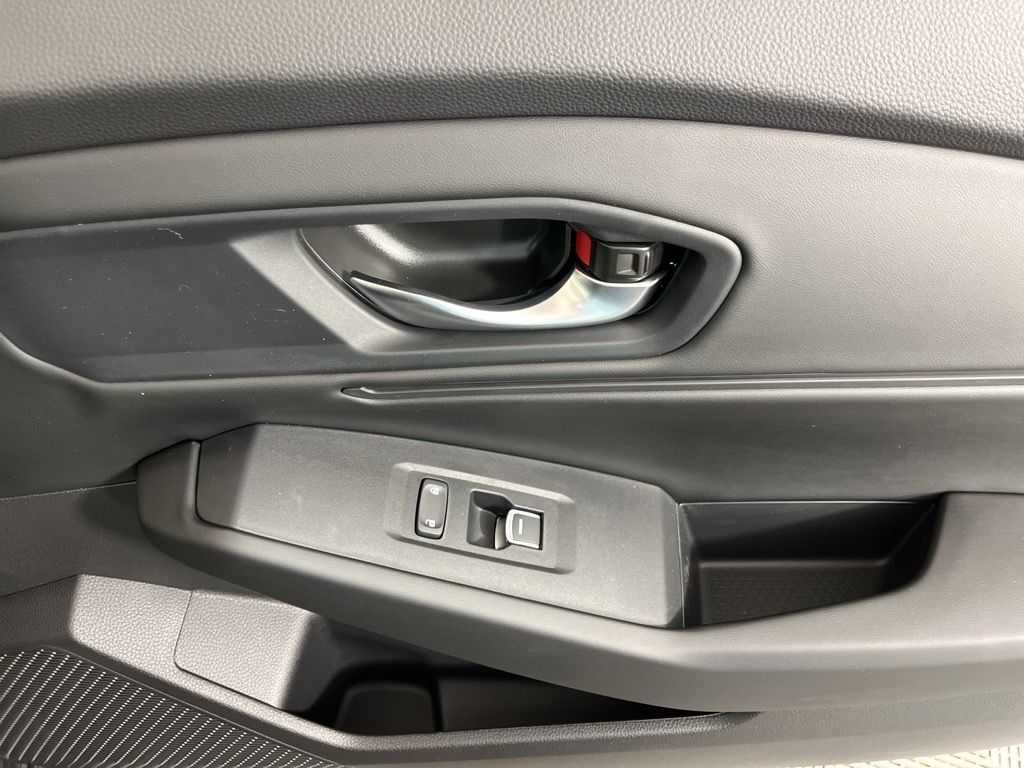 2025 Honda Accord SE 19