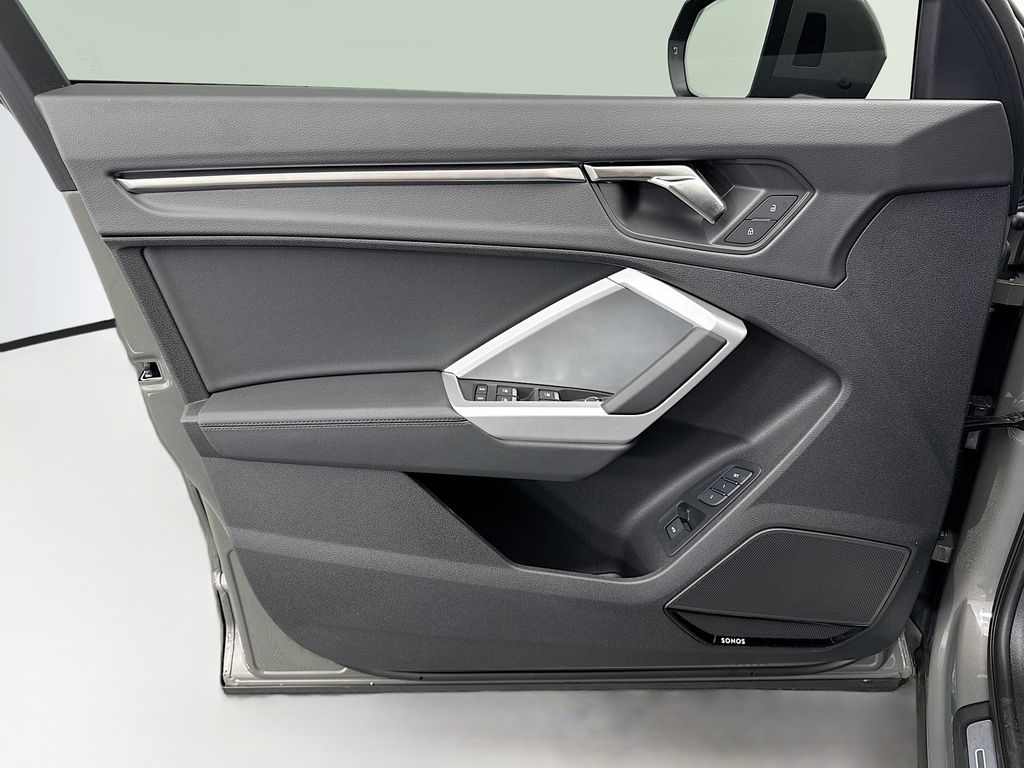 Thumbnail: 2025 Audi Q3 - 22