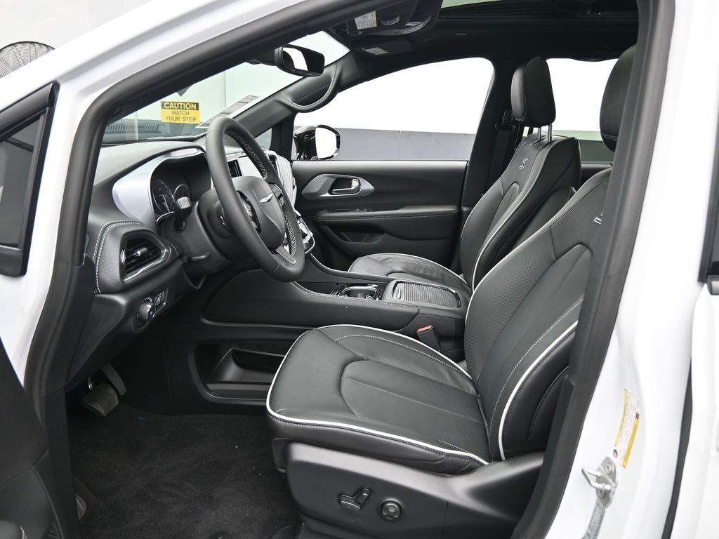 New 2026 Bright White Clearcoat Chrysler Limited image 12