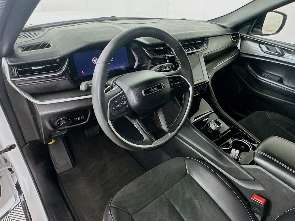 Used 2023 White Jeep Altitude image 31