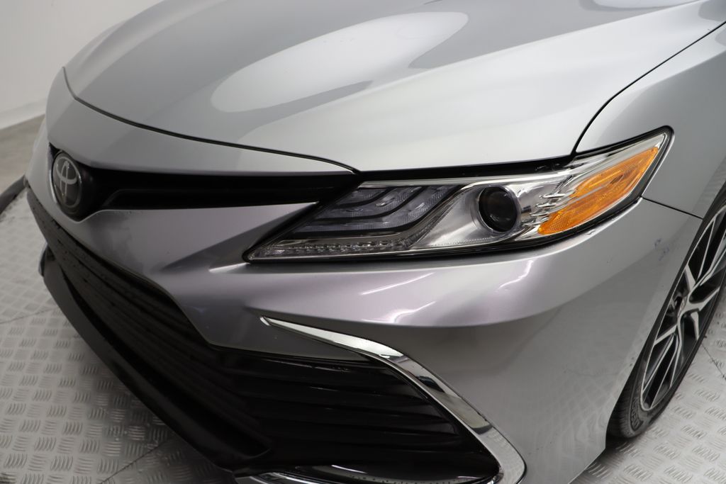 2021 Toyota Camry XLE 3