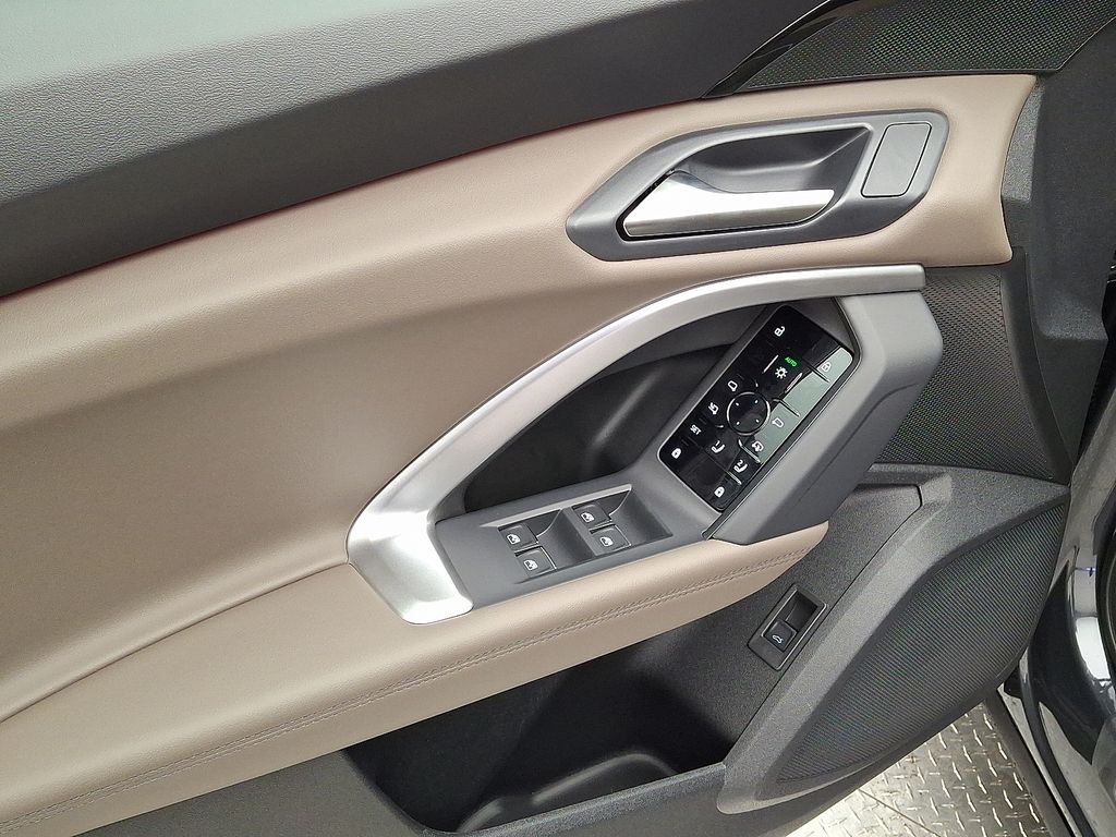 Thumbnail: 2025 Audi Q5 - 7