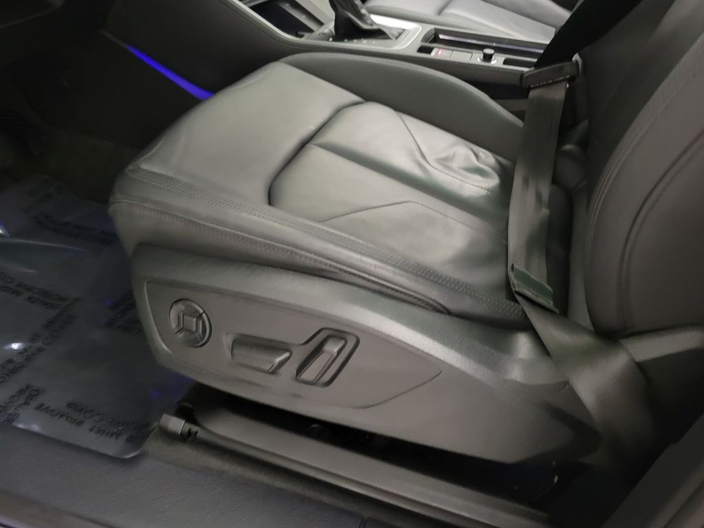 Thumbnail: 2023 Audi Q3 - 24