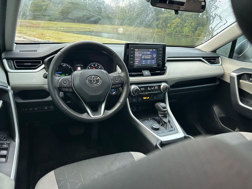 Thumbnail: 2021 Toyota RAV4 - 11