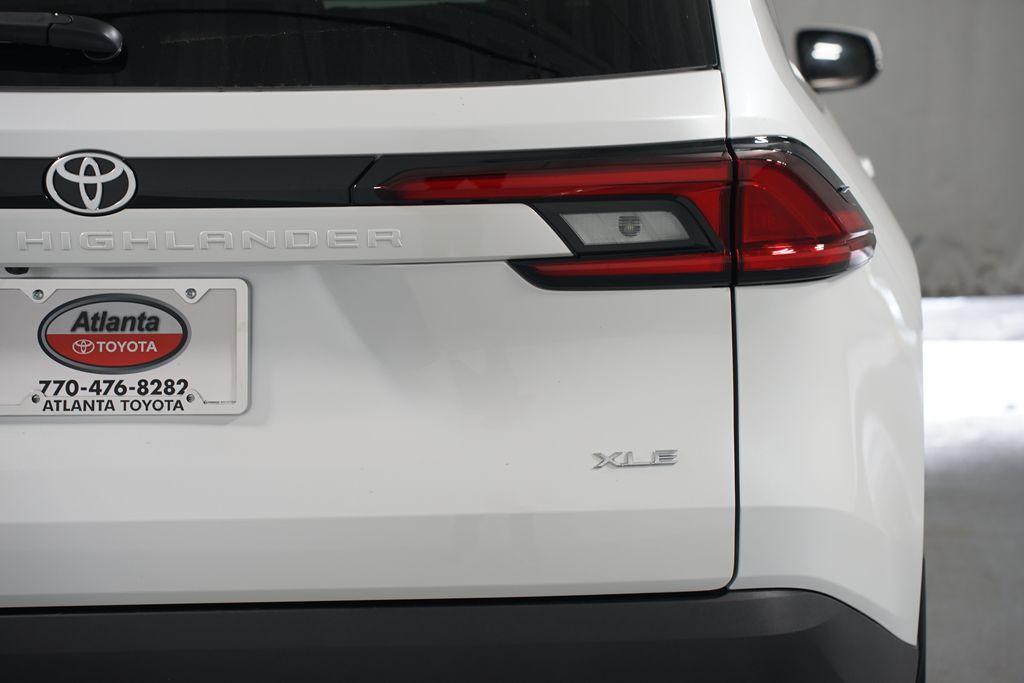 Thumbnail: 2026 Toyota Grand Highlander - 10