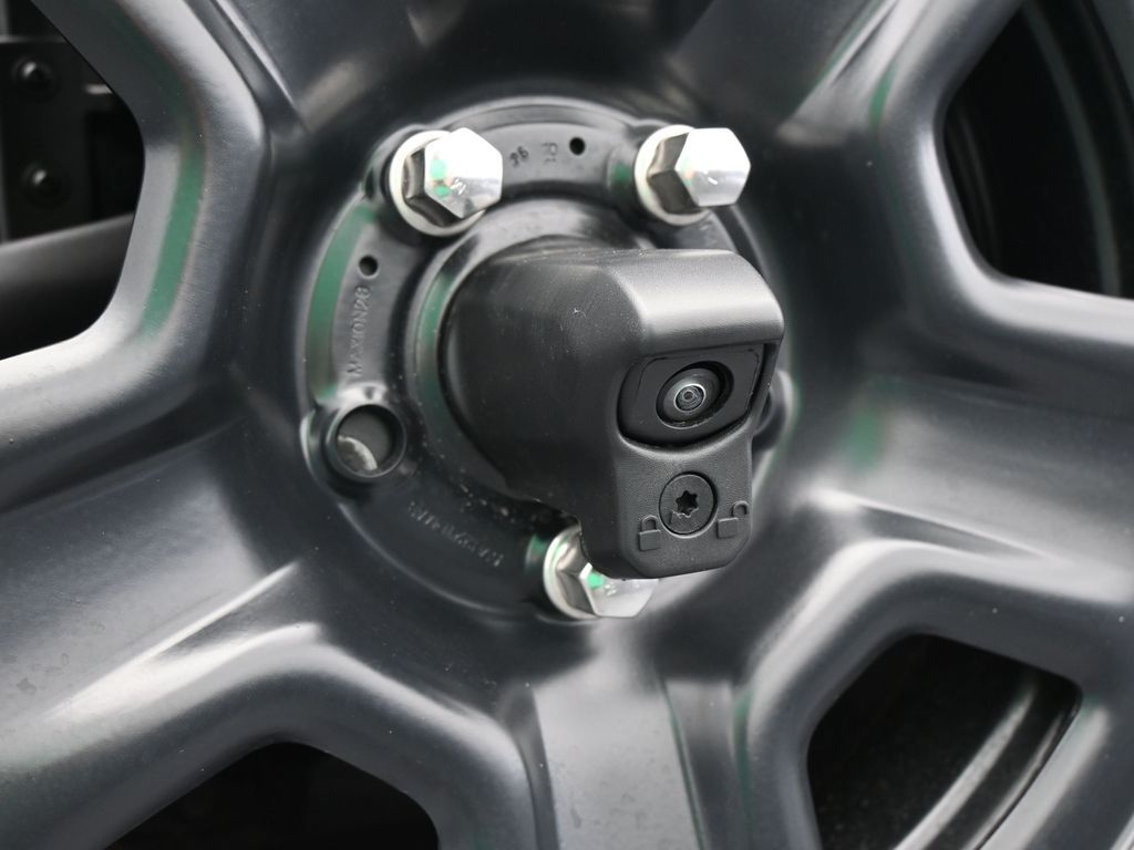 New 2026 Granite Crystal Metallic Clearcoat Jeep Sport image 32