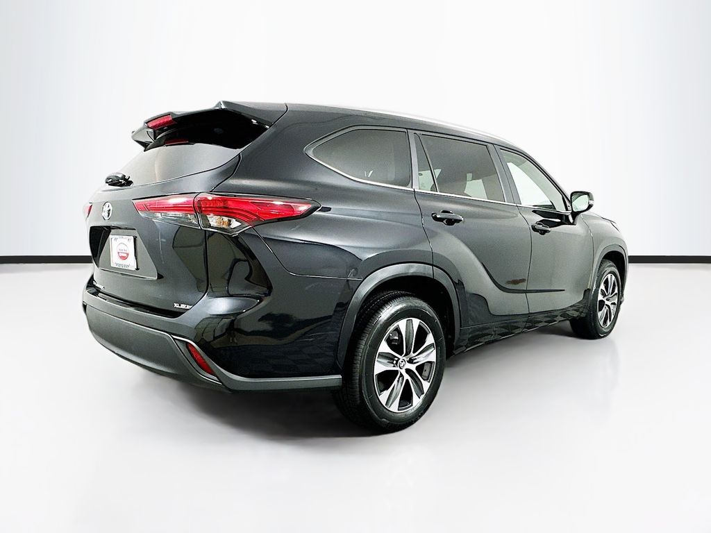 2023 Toyota Highlander XLE 5