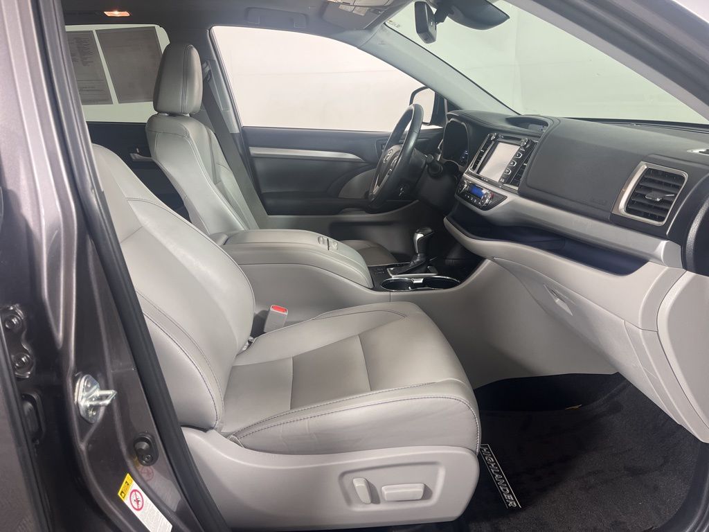 2019 Toyota Highlander XLE 7