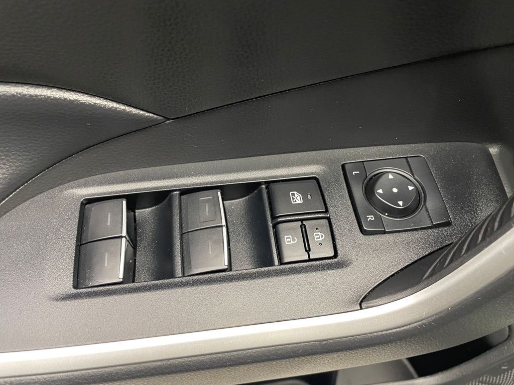 2023 Toyota RAV4 XLE 10