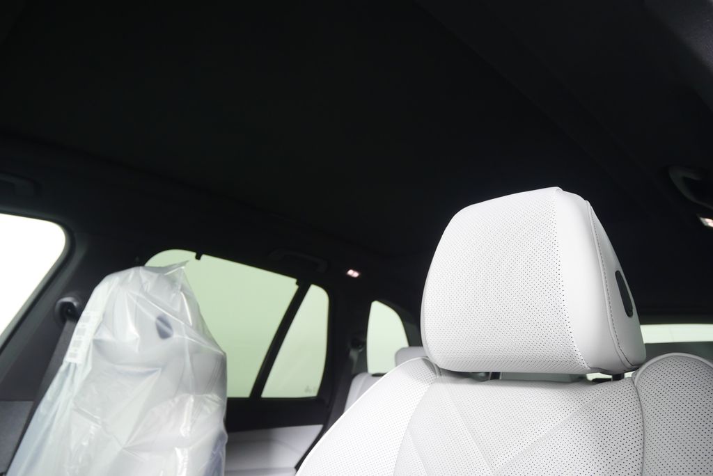 Thumbnail: 2026 BMW X5 - 12