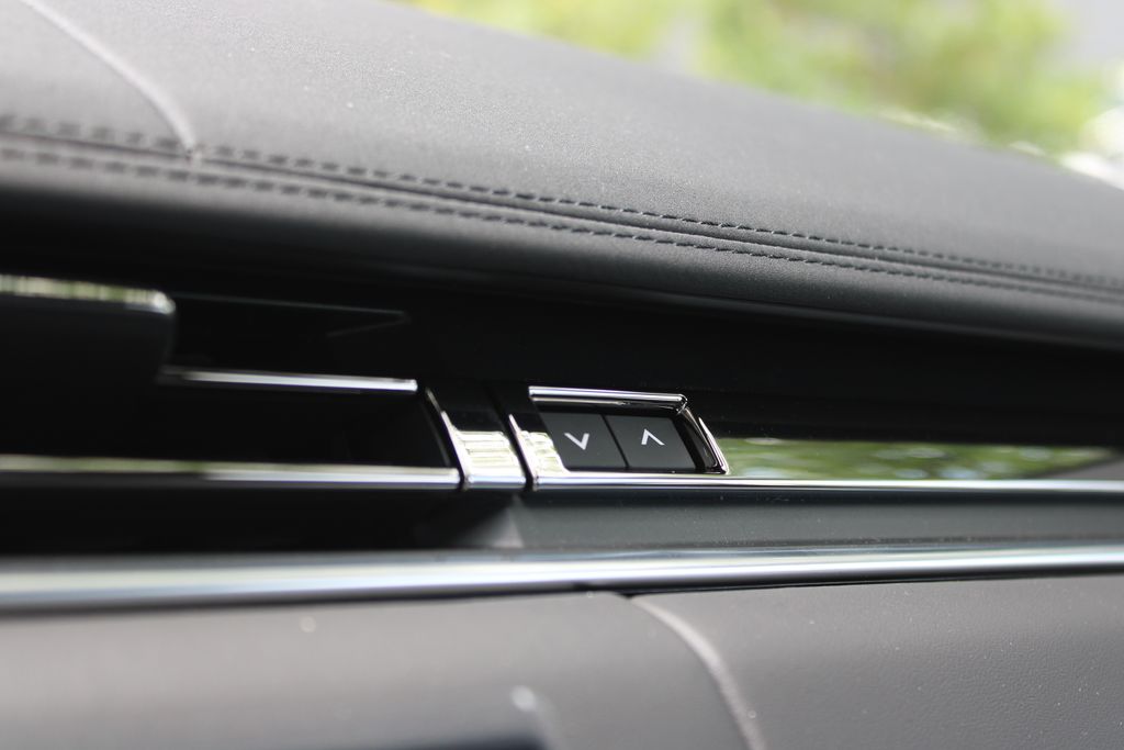 New 2026 Gray Land Rover Dynamic SE image 18