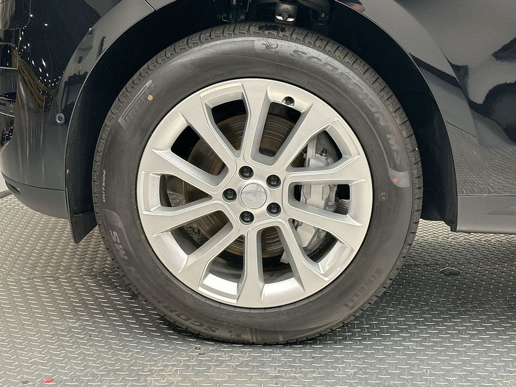 2025 Land Rover Range Rover Sport SE 5