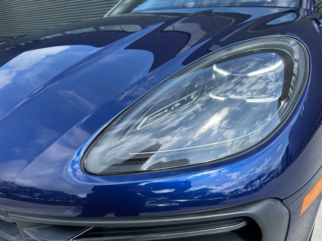 Thumbnail: 2022 Porsche Macan - 13