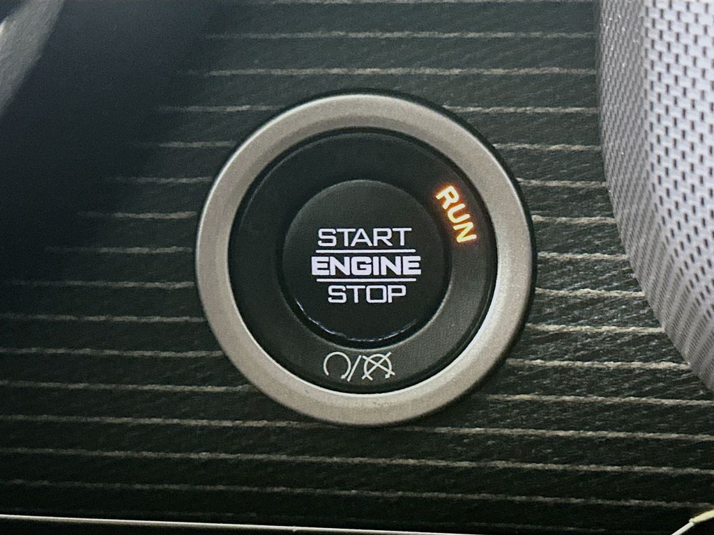 Used 2021 Silver Ram Limited image 28