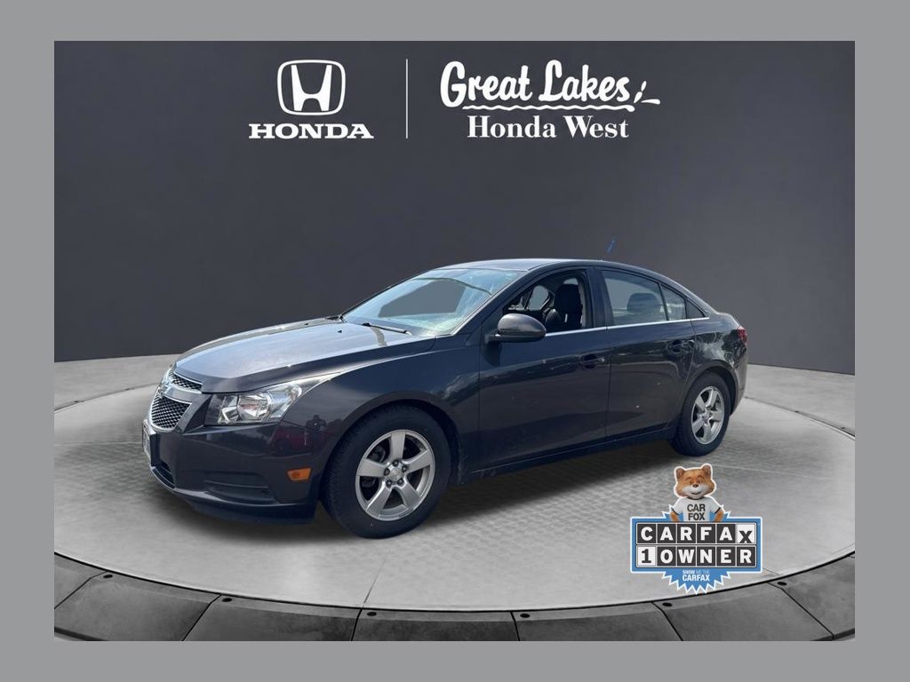 2014 Chevrolet Cruze Gris (Tungsten Metallic) Sedán Tracción delantera 6 velocidades Automática marcha alta