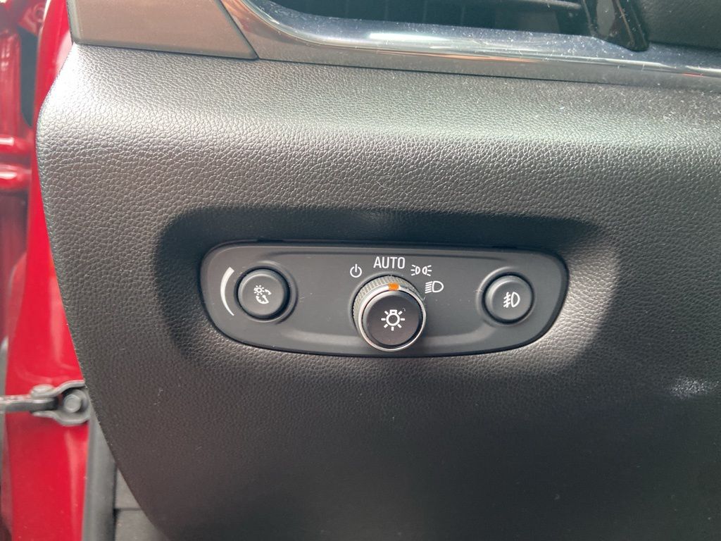 2019 Chevrolet Traverse LT 18