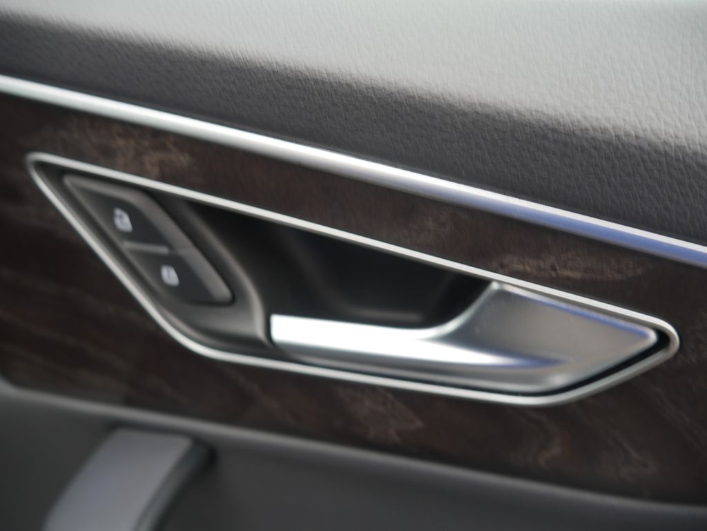 Thumbnail: 2023 Audi Q7 - 30