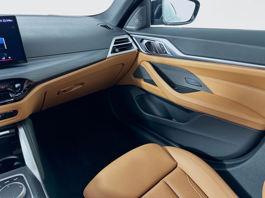 Thumbnail: 2025 BMW 4 Series - 24