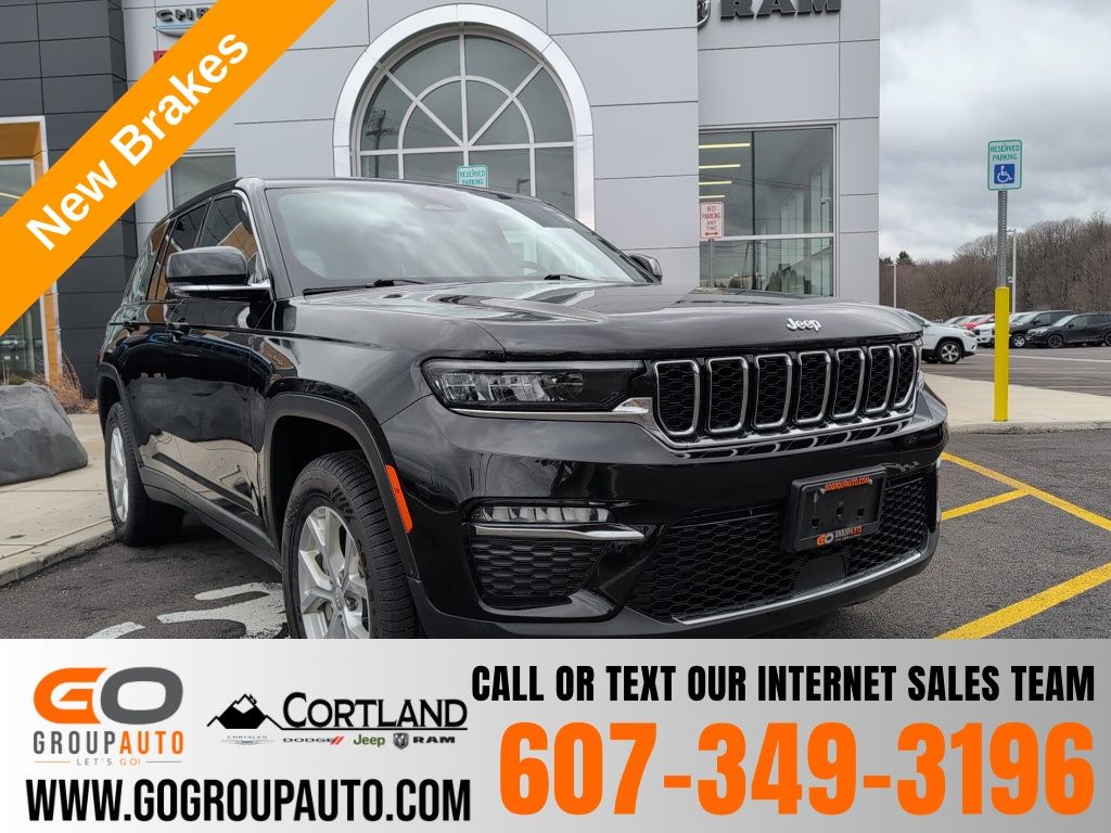 Diamond Black Crystal Pearlcoat 2023 Jeep Grand Cherokee SUV / Crossover Four-Wheel Drive 8-Speed Automatic