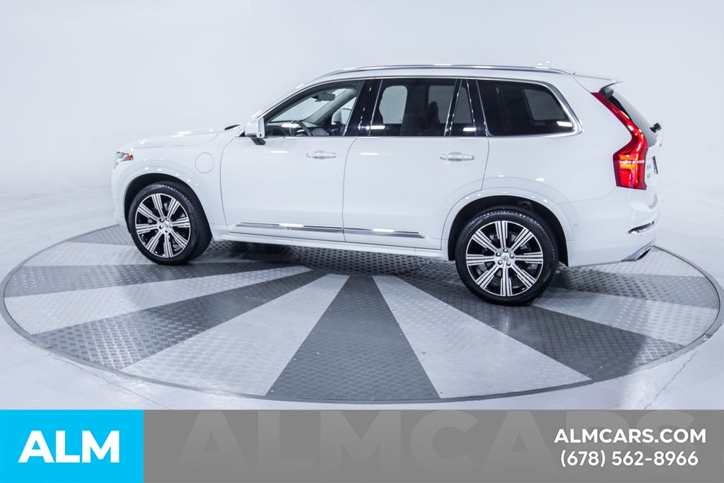 Used 2021 White Volvo T8 Inscription 6 Passenger image 5