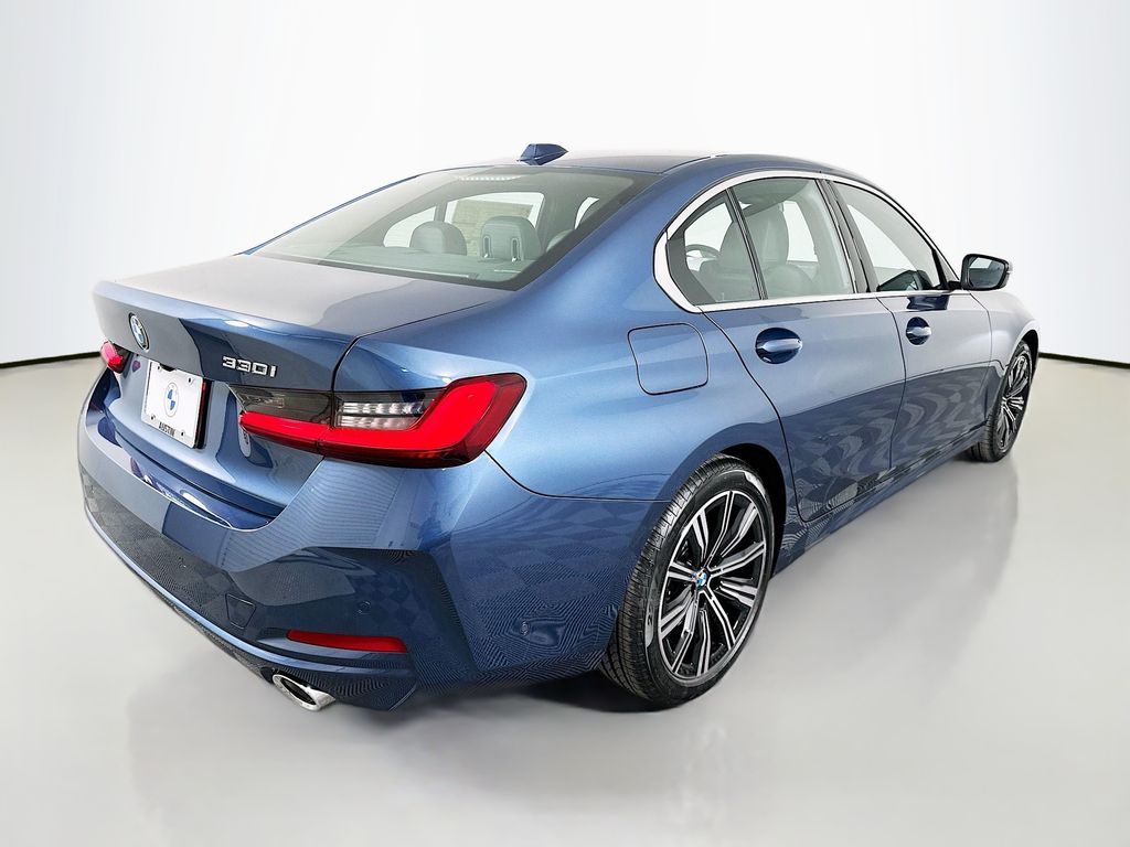 Thumbnail: 2026 BMW 3 Series - 5