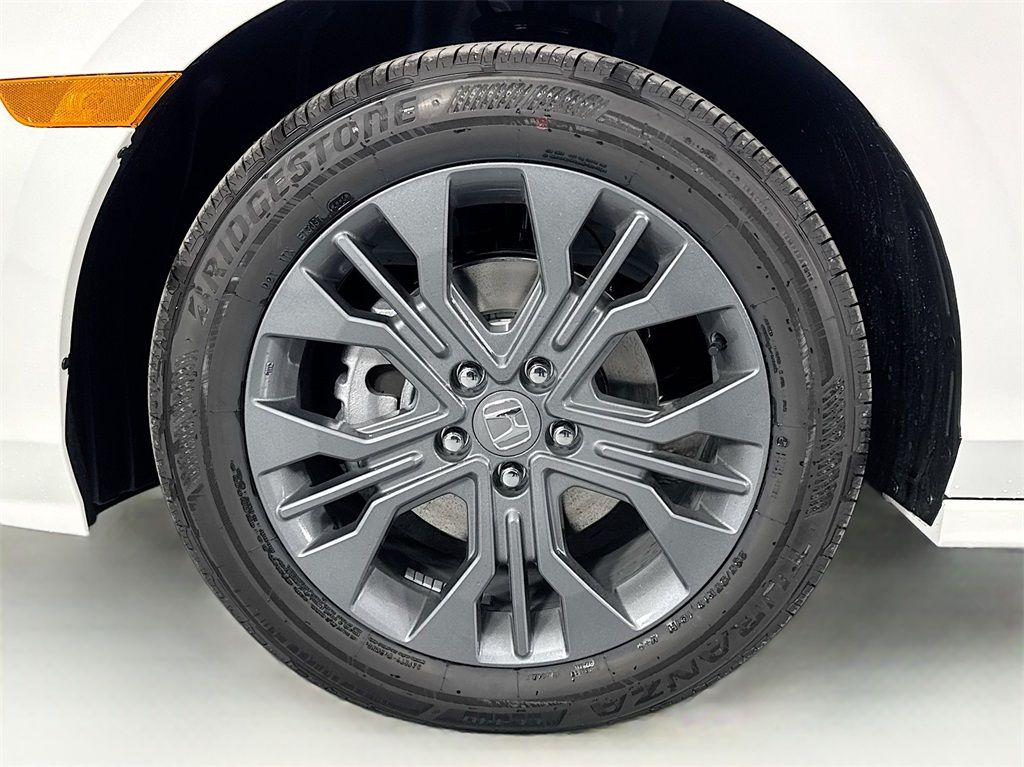 2025 Honda Odyssey Touring photo