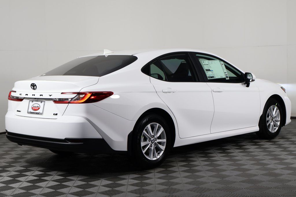 2025 Toyota Camry LE 2