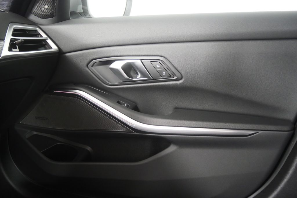 Thumbnail: 2026 BMW 3 Series - 24