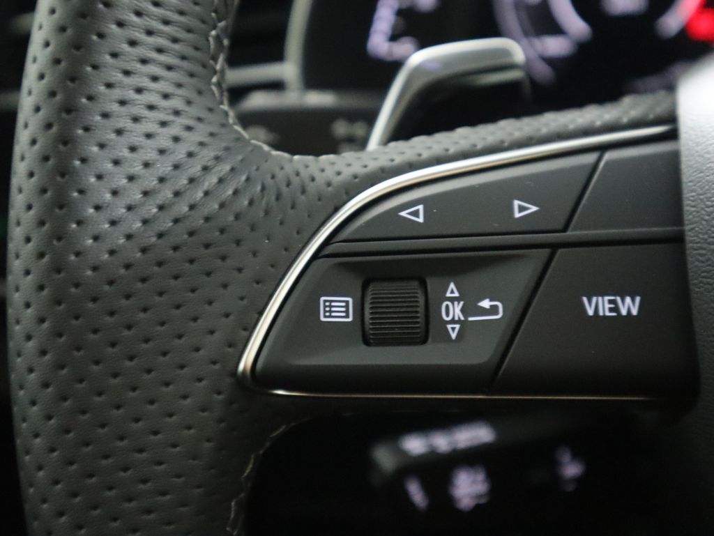 Thumbnail: 2026 Audi RS Q8 - 12