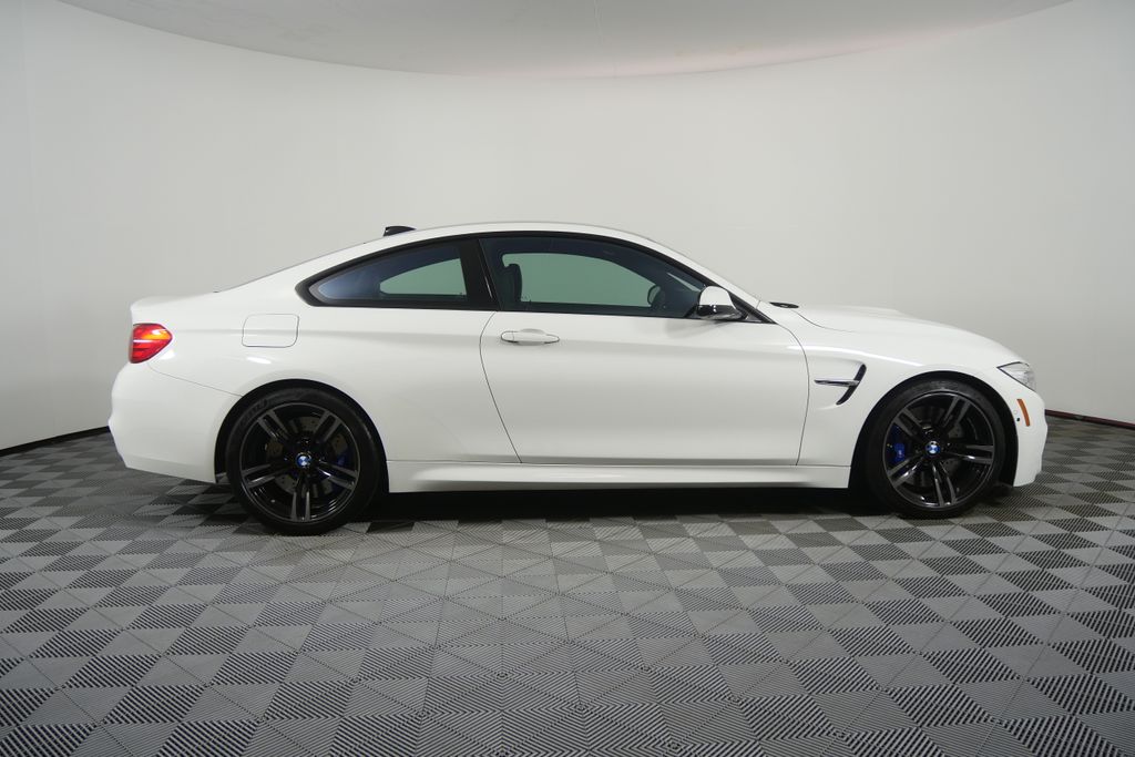 Thumbnail: 2015 BMW M4 - 3