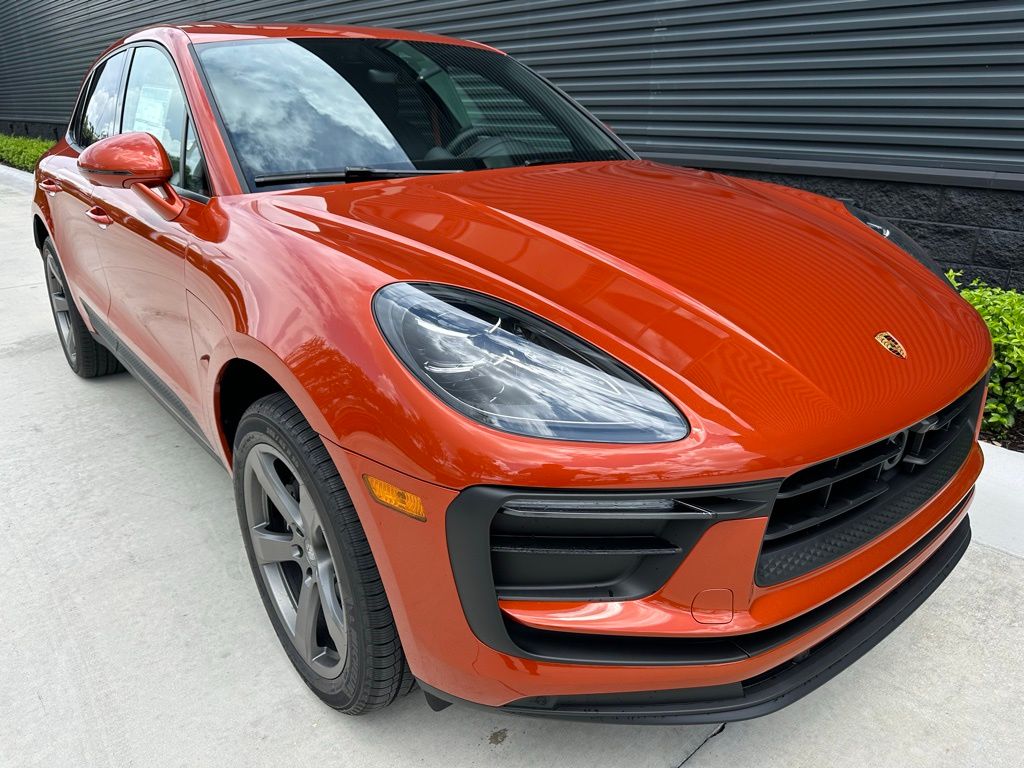 Thumbnail: 2025 Porsche Macan - 10