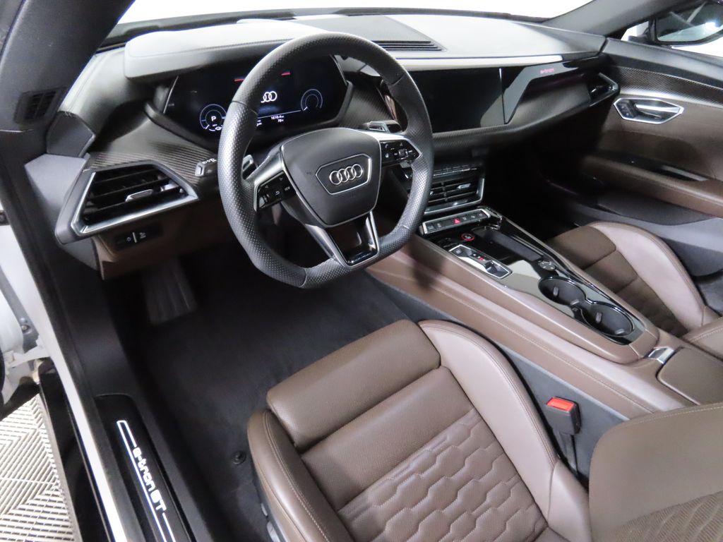 2022 Audi e-tron GT Prestige 9