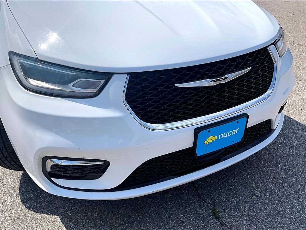 2023 Chrysler Pacifica — photo 32