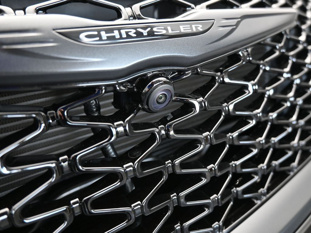 New 2026 Diamond Black Crystal Pearlcoat Chrysler Select image 45