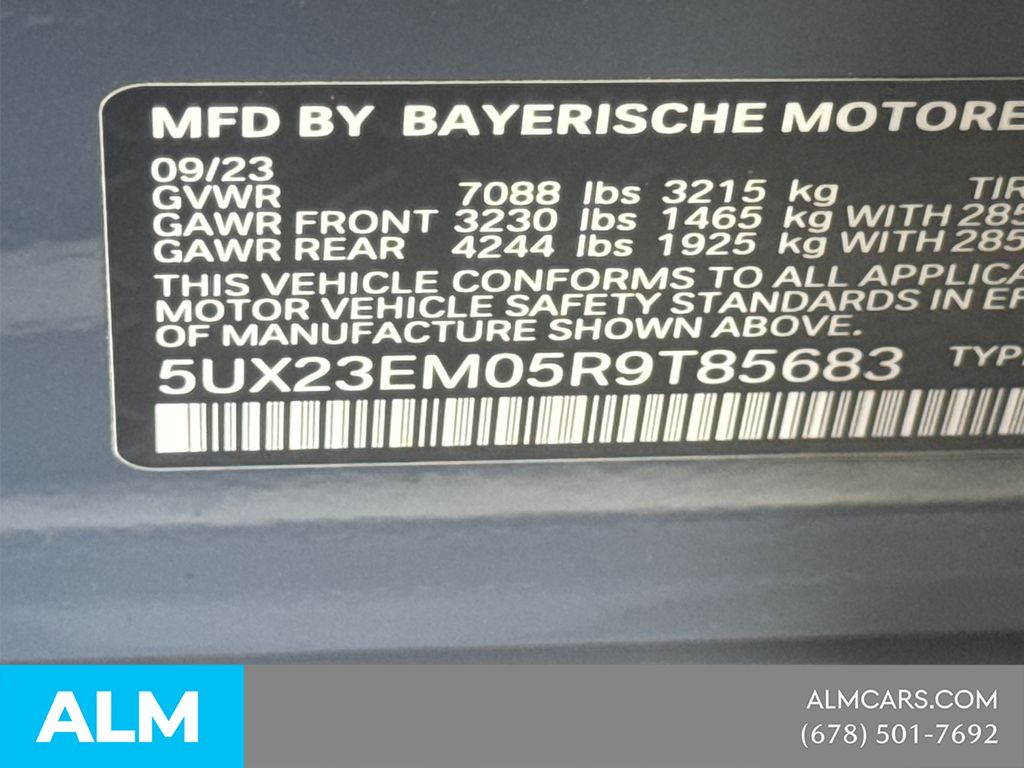 Used 2024  BMW xDrive40i image 39
