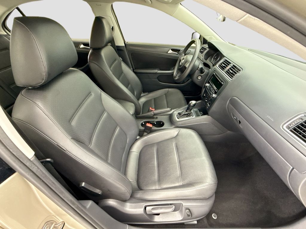 Thumbnail: 2014 Volkswagen Jetta - 15
