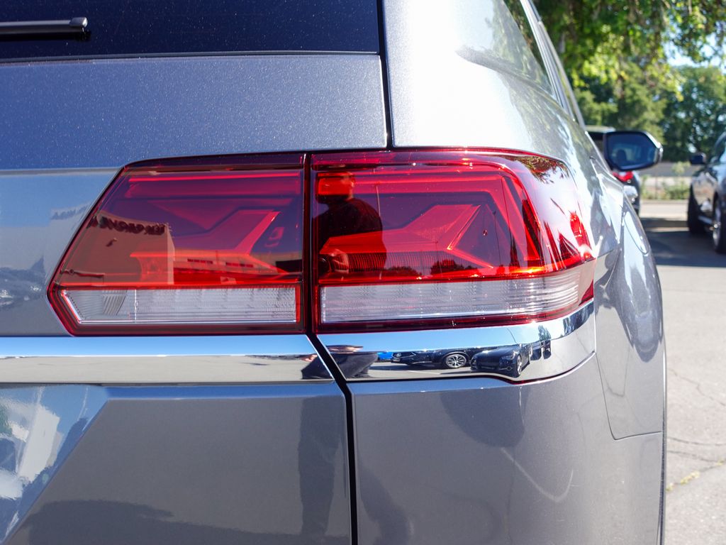 Used 2023 Gray Volkswagen 3.6L V6 SE w/Technology image 6