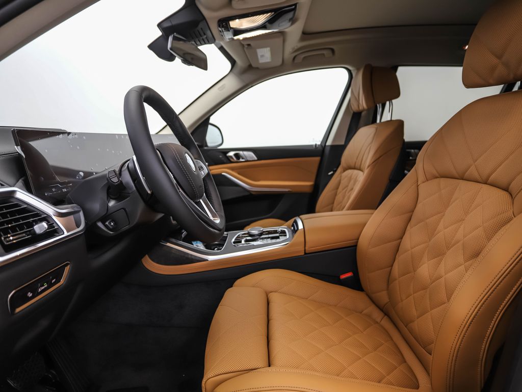 Thumbnail: 2026 BMW X7 - 11