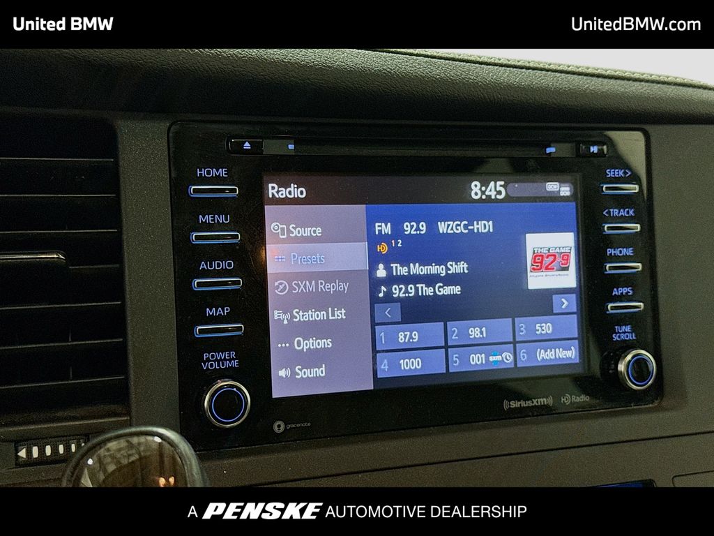 Thumbnail: 2020 Toyota Sienna - 10