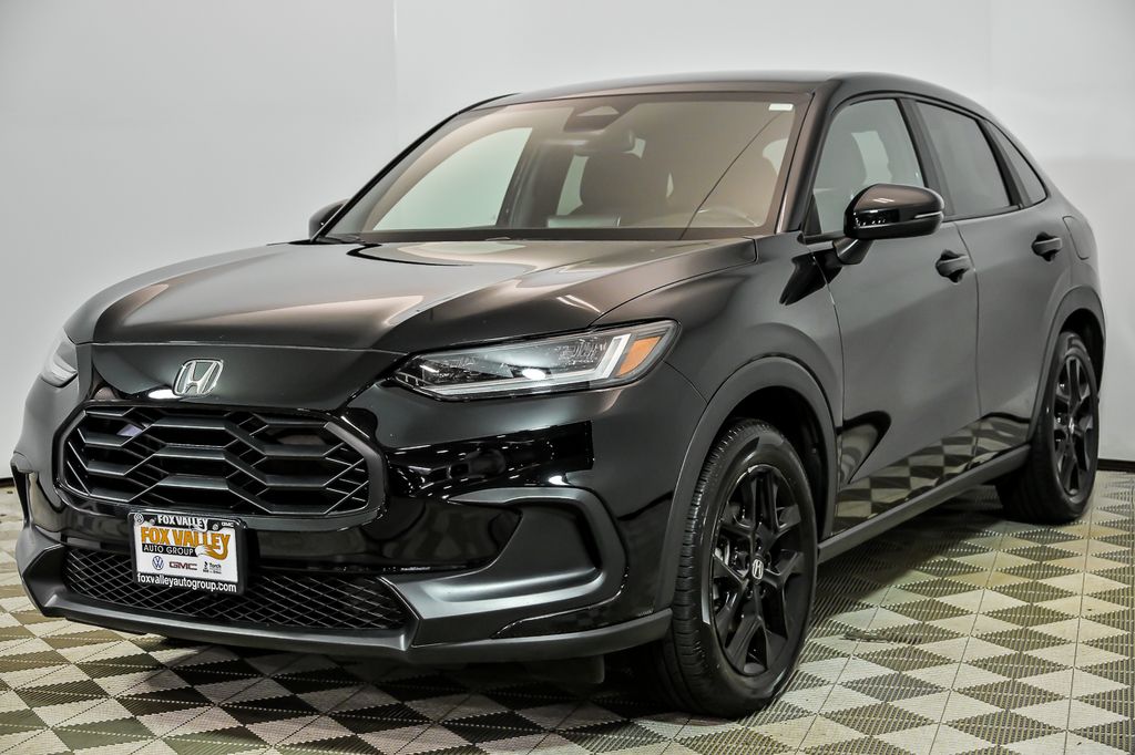 View vehicle photo 5