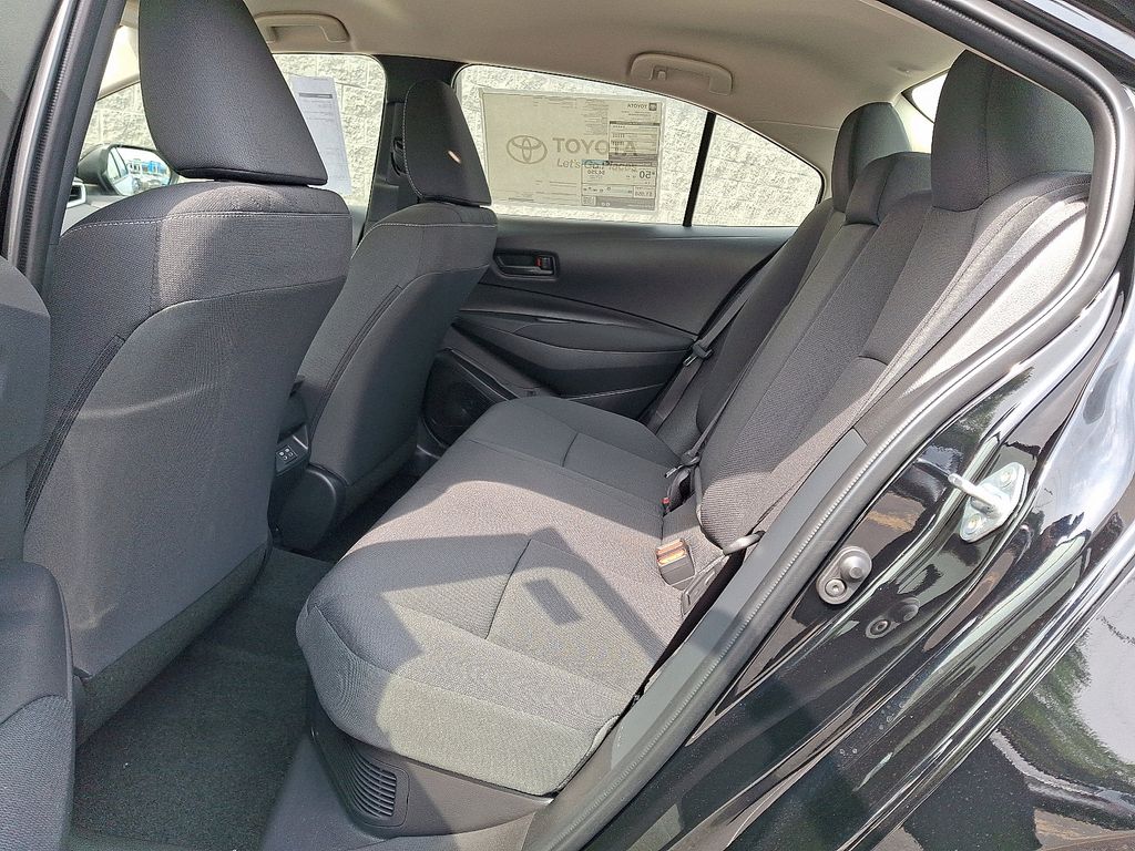 2025 Toyota Corolla LE 6