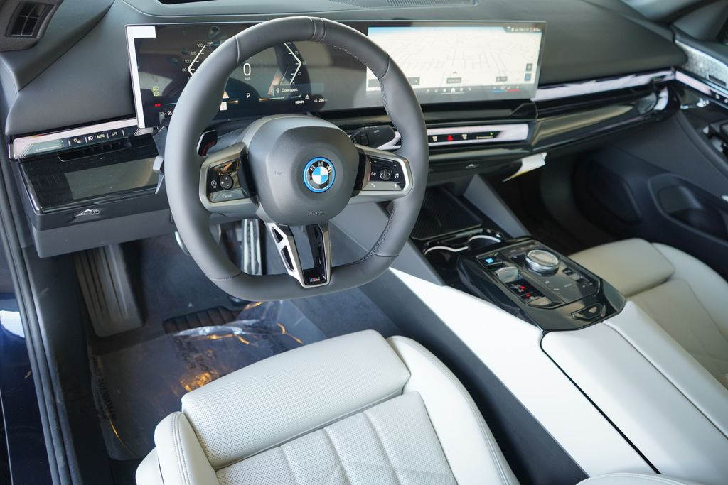 Thumbnail: 2026 BMW i5 - 13