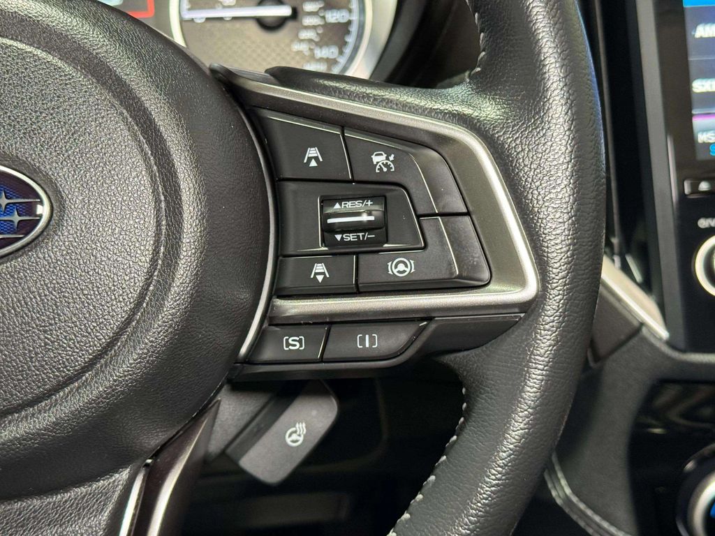 Used 2020 Ice Silver Metallic Subaru Limited image 11